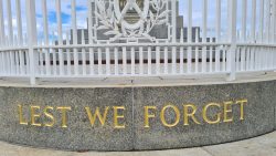 a monument with the words rest we forget written on it